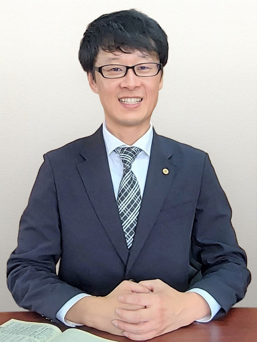 社会保険労務士法人あおぞら社労士事務所 代表 社会保険労務士 内田 真之